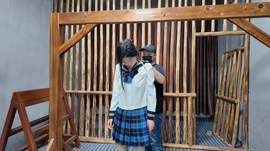 【李大侠原创】精神小妹体验绳艺《芒果主演》-逍遥自在